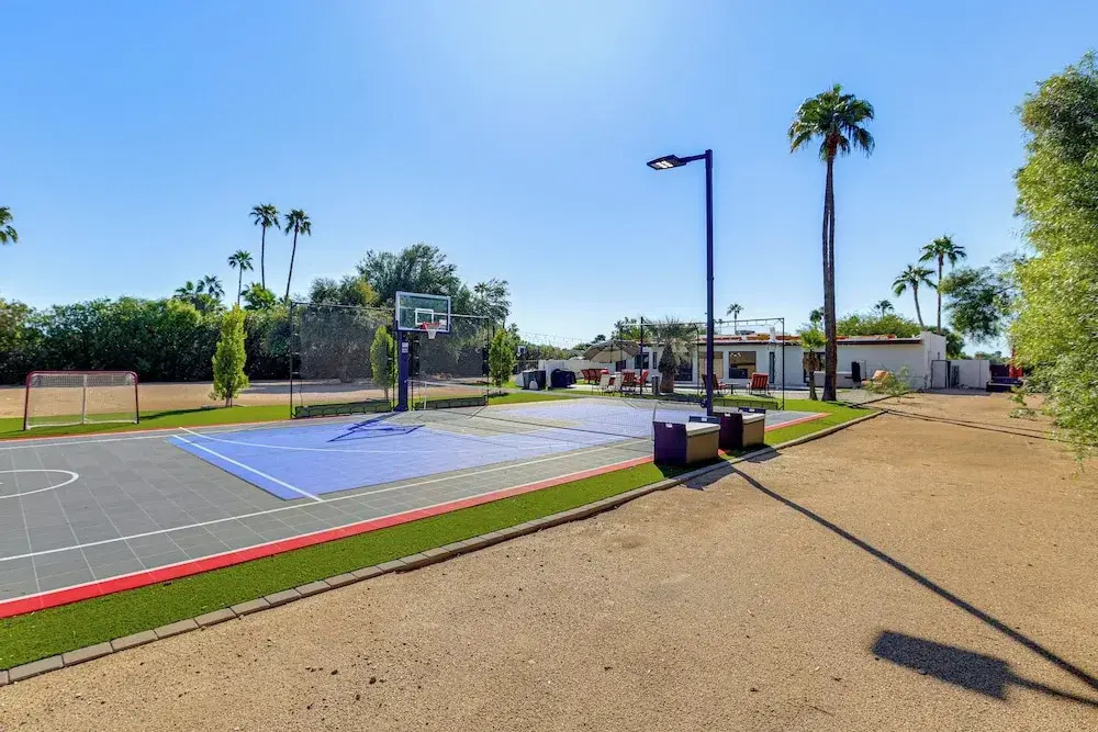 Sports Court + Hot Tub: Luxe Scottsdale Retreat