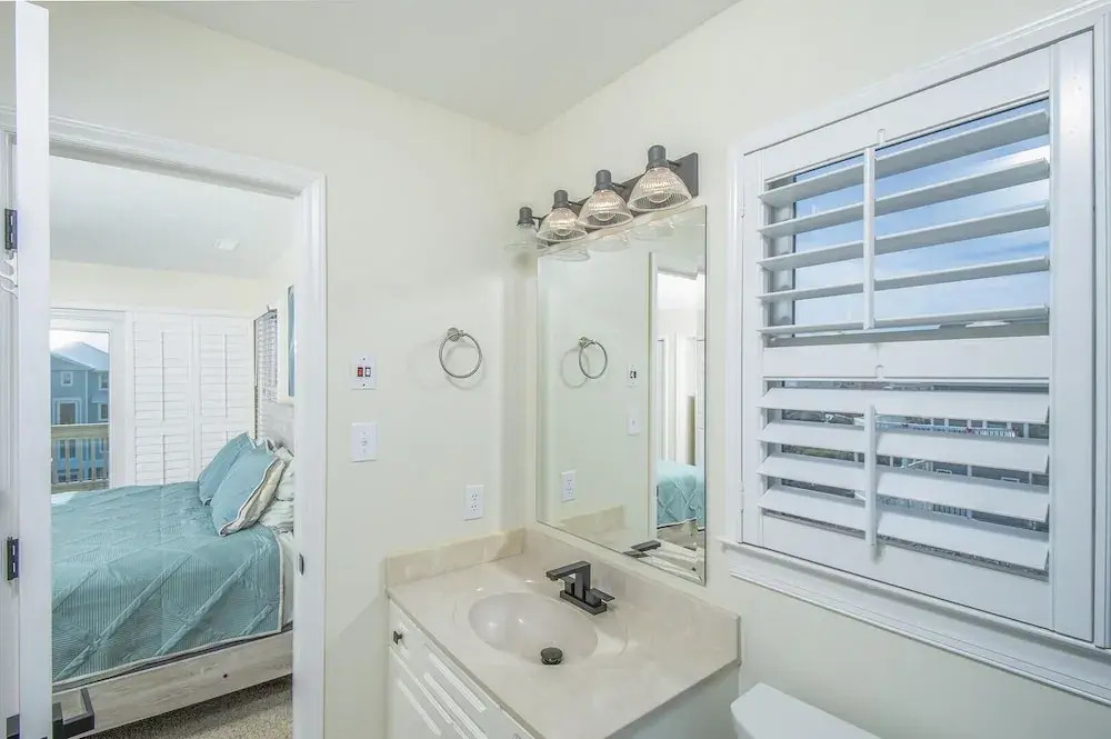Azure 4 Bedroom Home by RedAwning