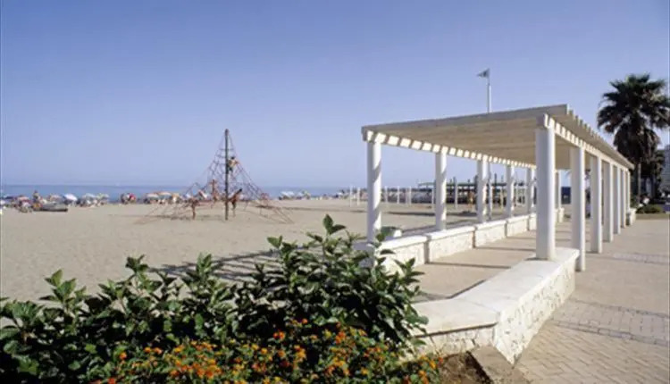 Piso en 2º línea de playa Los Boliches