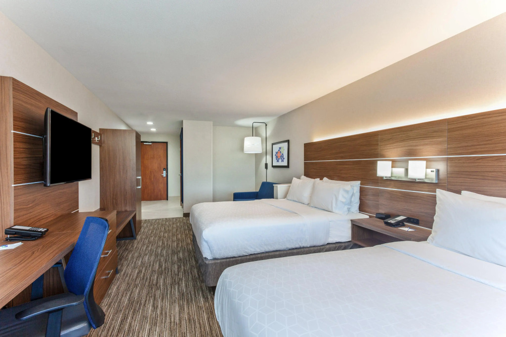 Holiday Inn Express Elk Grove West I-5 by IHG