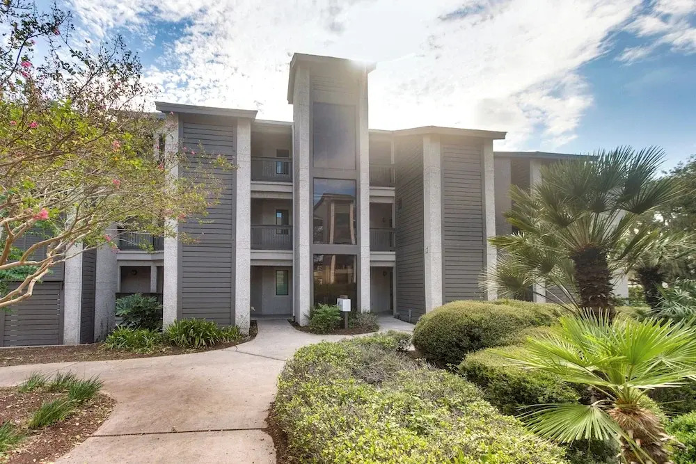 4 Mi to Beach: St Simons Island Golf Course Condo