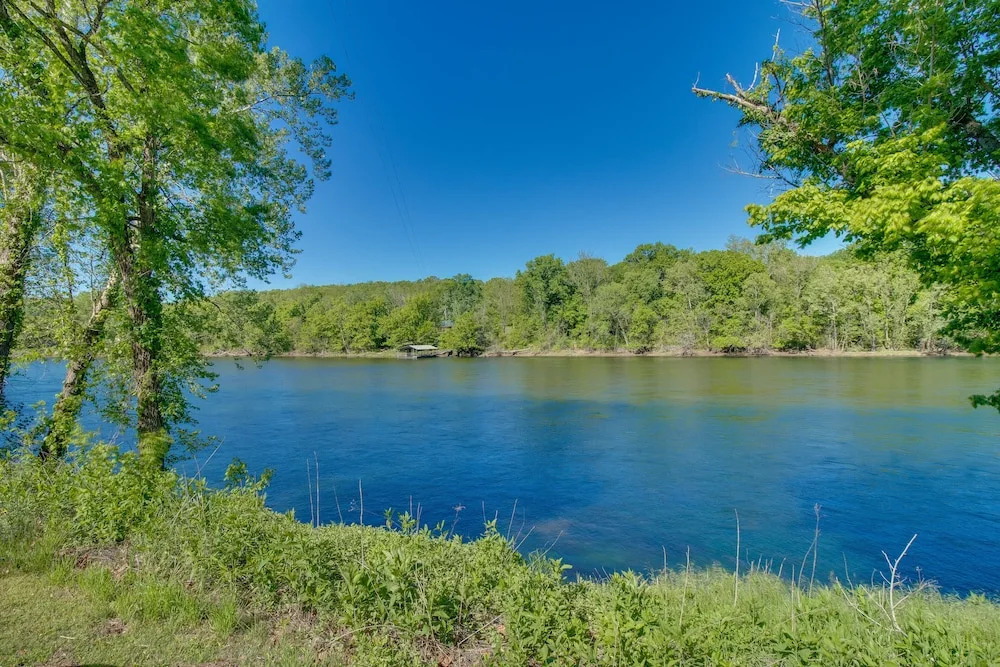 Fire Pit & Grill: Riverfront Home in Arkansas