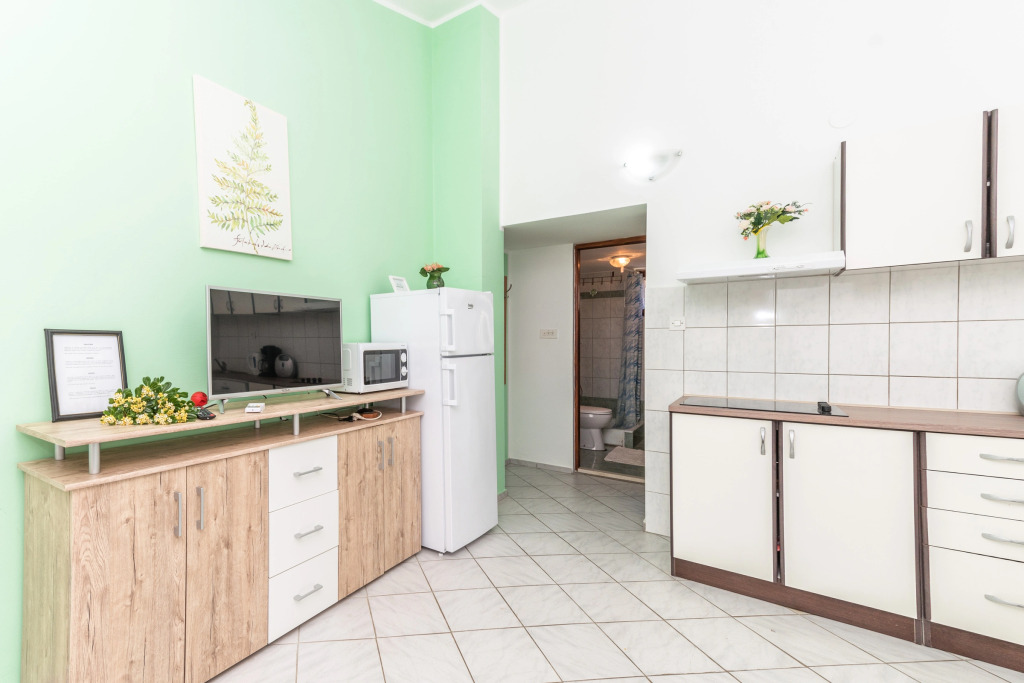 Silver Cherry Apartments