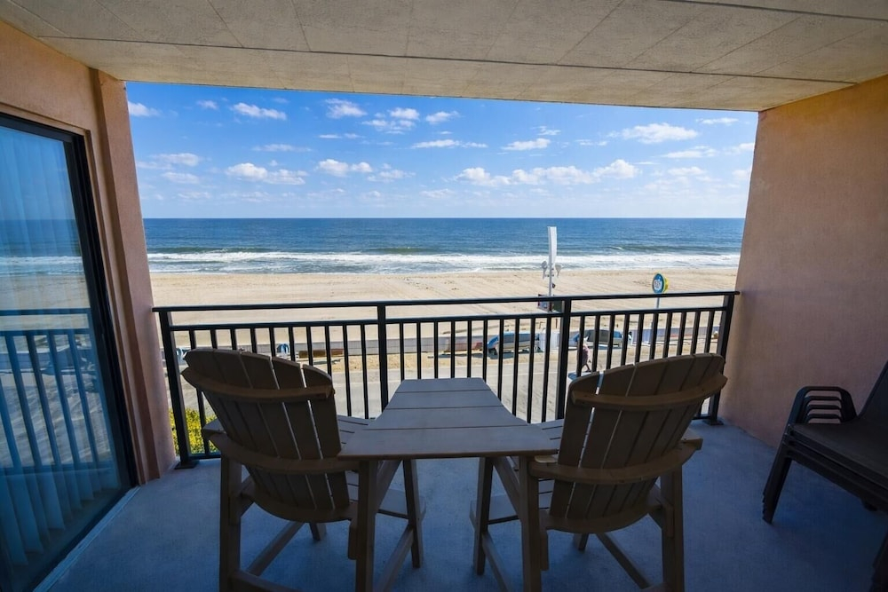 Ocean Hideaway 211