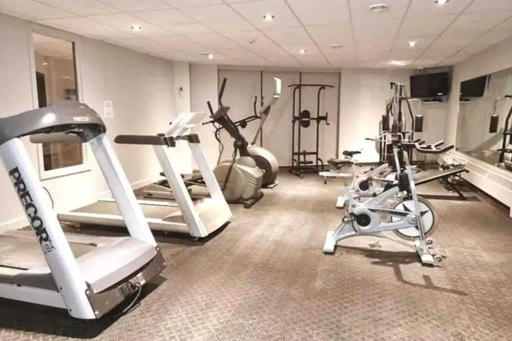 Cozy Spacious 1-BDR Studio #8. FREE Parking