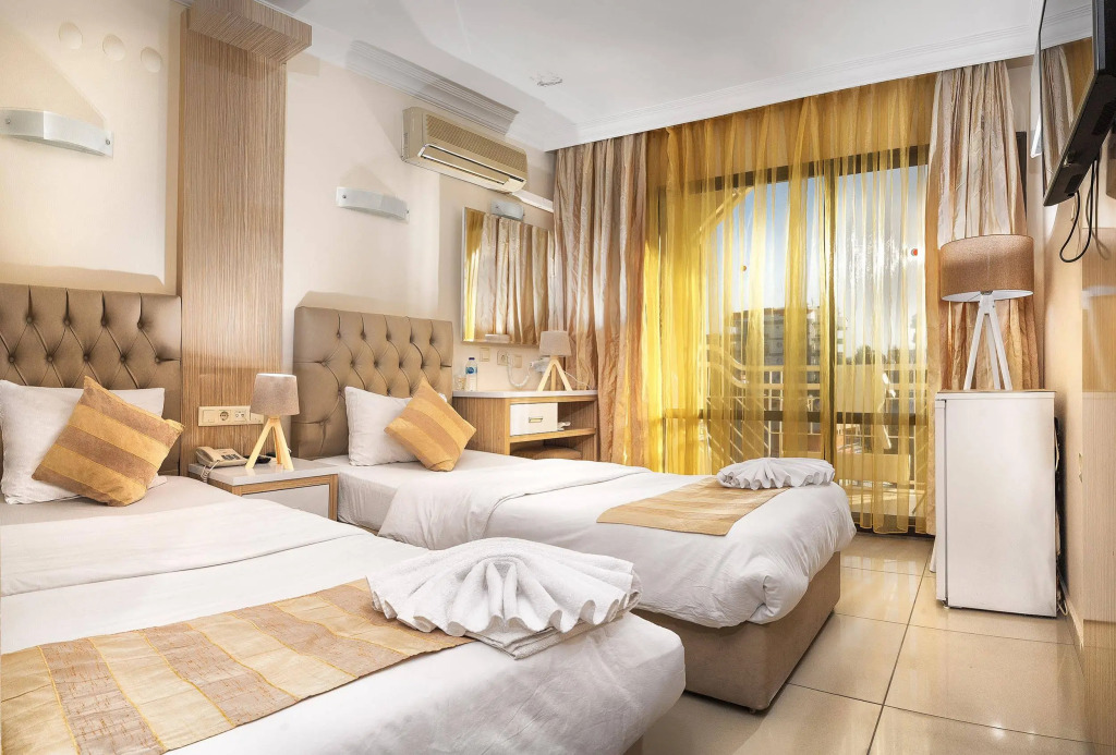 Temple Class Hotel
