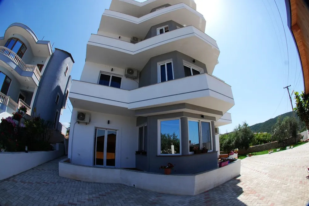 Sunshine Hotel