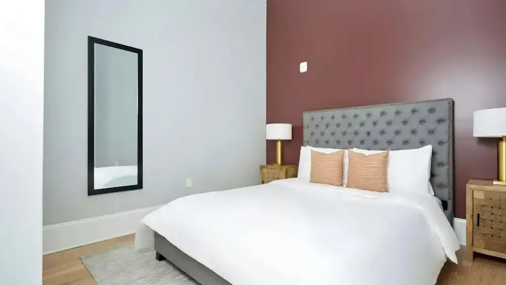 Sleeps 26 Entire Floor, Steps to French Quarter The Harlequin by Avantstay