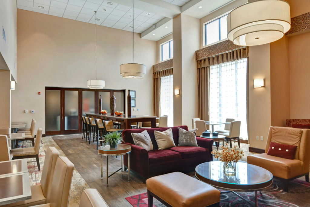 Hampton Inn and Suites Peoria at Grand Prairie