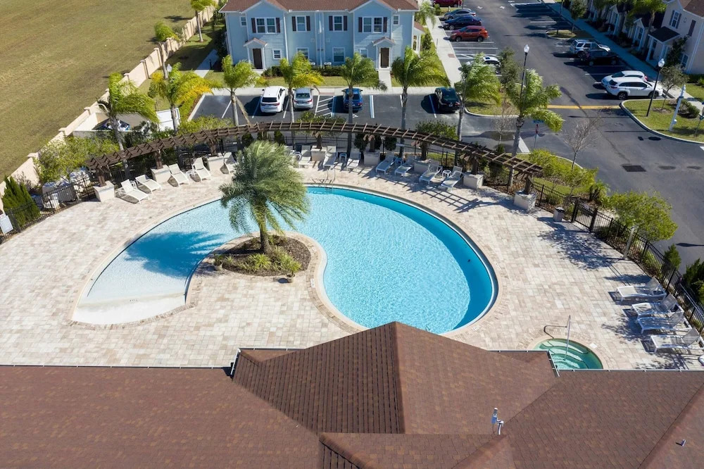 Marvelous 4 Bd Close To Disney At West Lucaya 8959