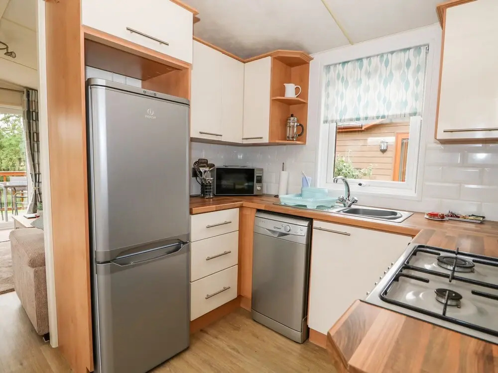 4 Lake View