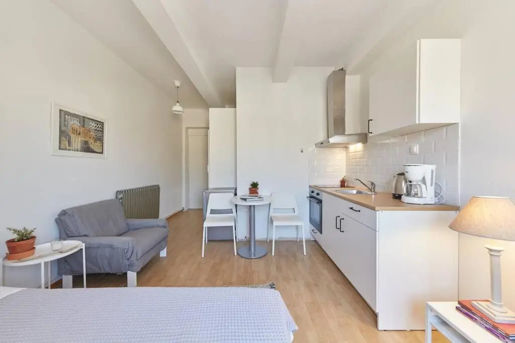 Bright Lovely Central Studio in Thessaloniki