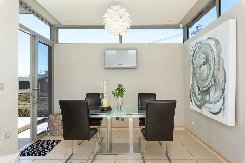 1st Cres Street 14