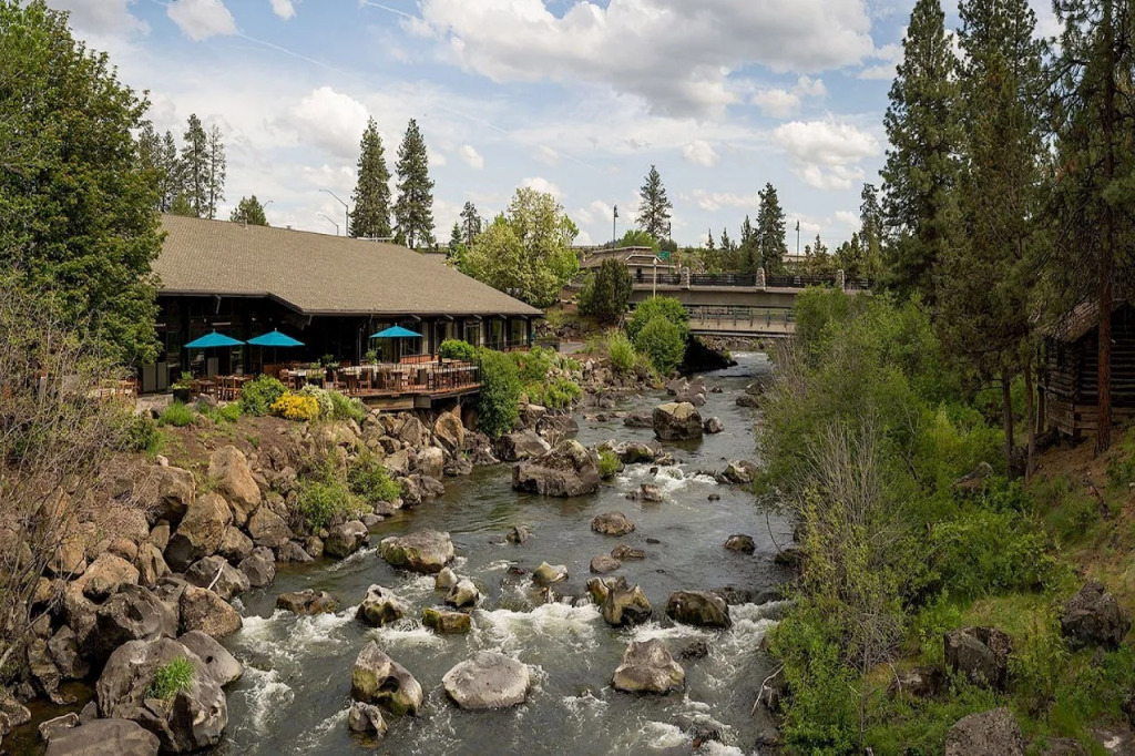 Riverhouse Lodge
