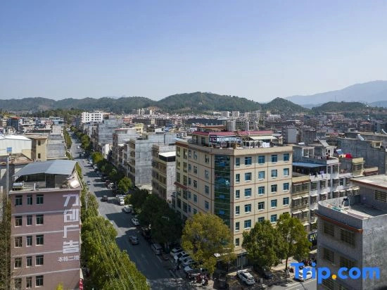 Pai Hotel (Rucheng North Station Luyang Market Branch)