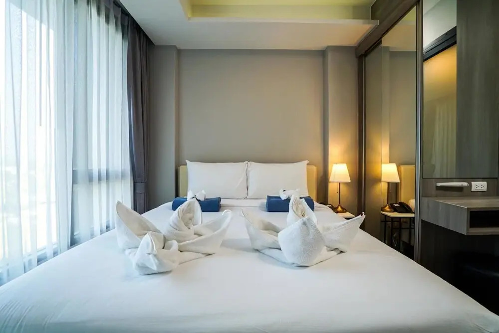 6Av 717 - Walk to Surin Beach Studio With Pool and gym