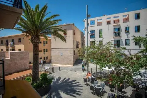 El Pont Alicante Apartments