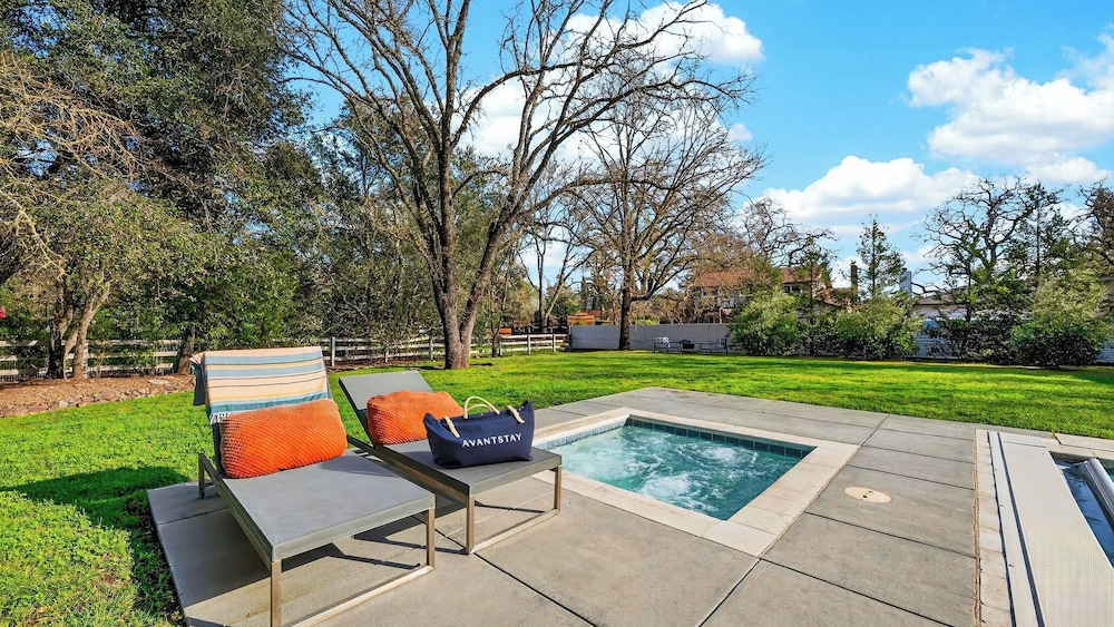 Casa Sonoma by Avantstay Private Pool + Hot Tub + Theater Minutes to Sonoma Plaza + Top Wineries