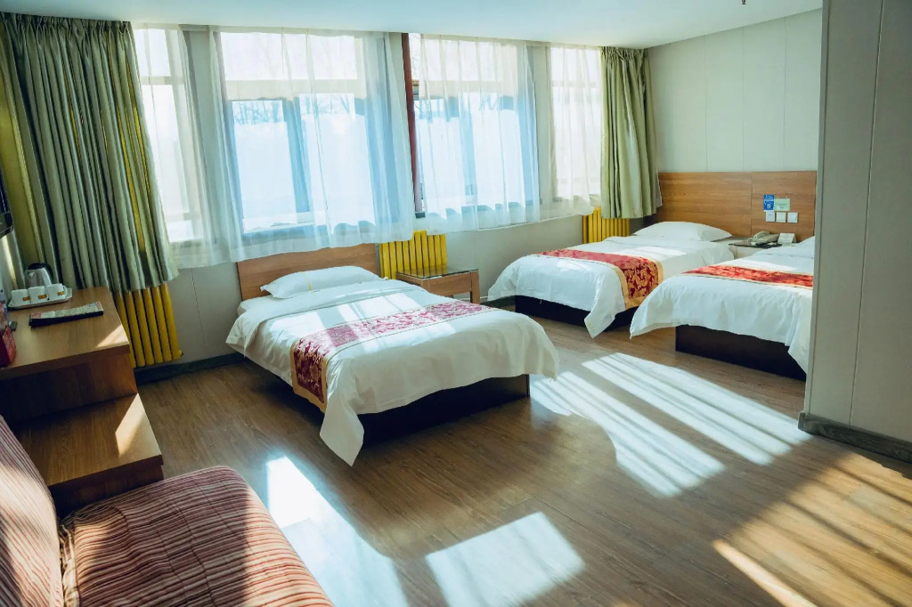 Super 8 Hotel
