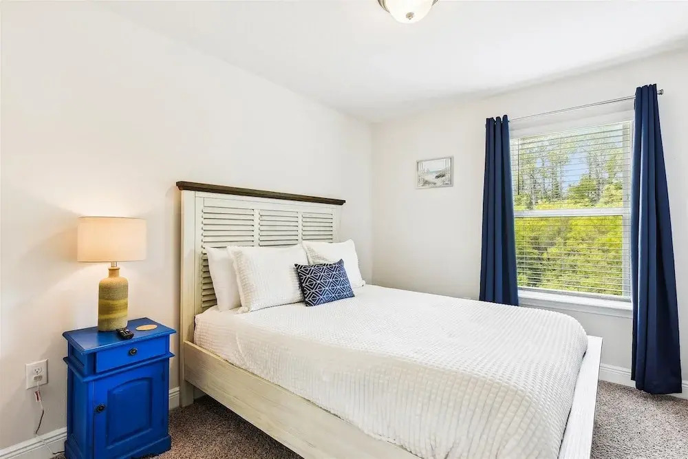 7664 Shadow Lake - Happy Horizons - 3 Bedroom 3 Townhouse by RedAwning