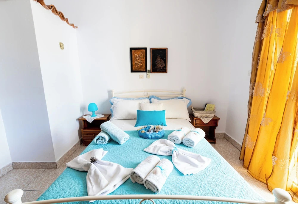 Lions Poros Apartments