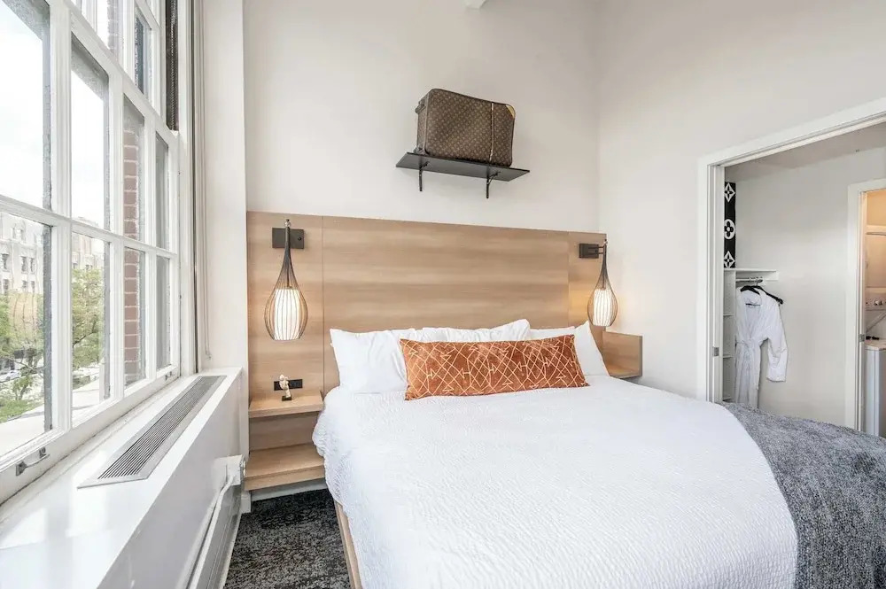 The 333 Suites 301 - Suite for 6
