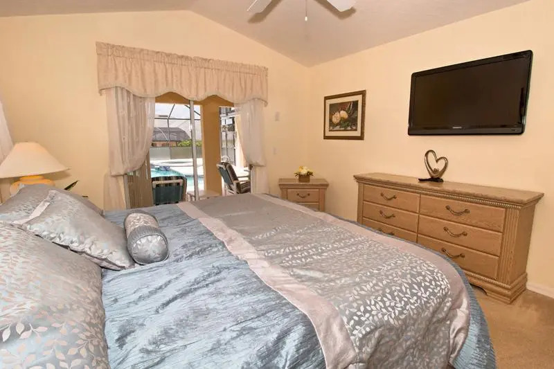 766 Dolcetto Drive 4 Bedrooms, 3 Bathrooms