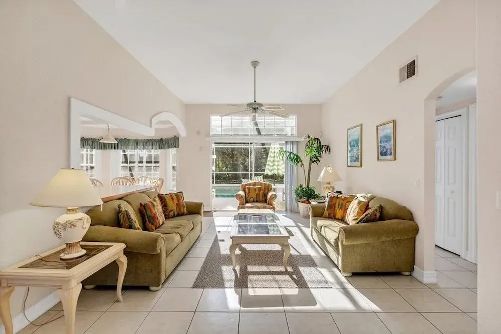 Gorgeous Floridian Style 5 Bed 3 Bath Pool Home 5 Bedroom Villa by Redawning