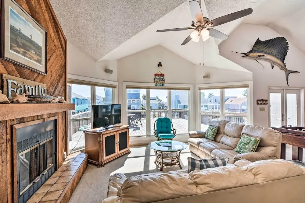 1 Mi to Sea Isle Beach: Canal-front Gem w/ Dock!