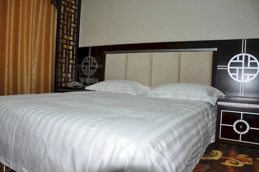 Lingshi Villas