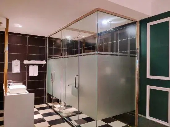 Qinyuan Zhixuan Hot Spring Hotel