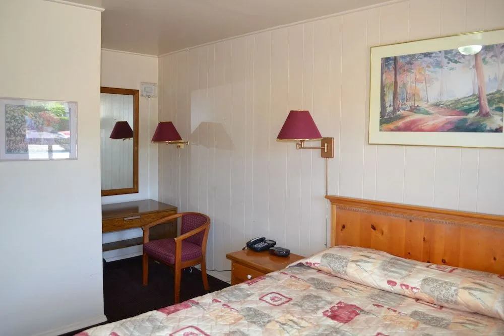 Maples Motel