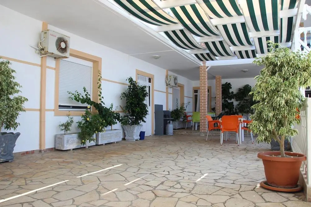 Qeparo Napolon Complex