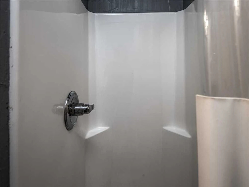 Windchaser, 1 Bedroom, Wood Burning Stove, Midtown, Sleeps 3