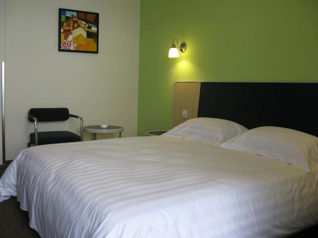 Motel Wuhan East Xihu Qixiong Road