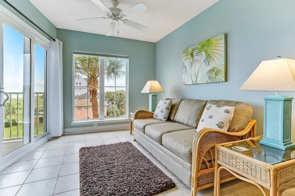 Cozy Beachfront 1BR w/ Stunning Views