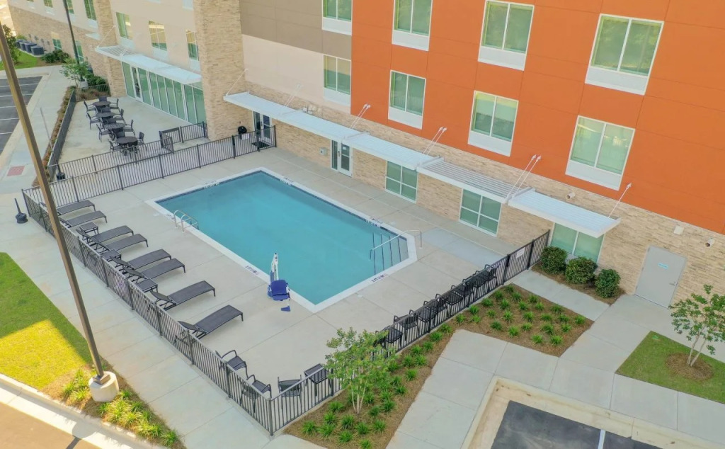 Holiday Inn Express & Suites Mobile - University Area by IHG