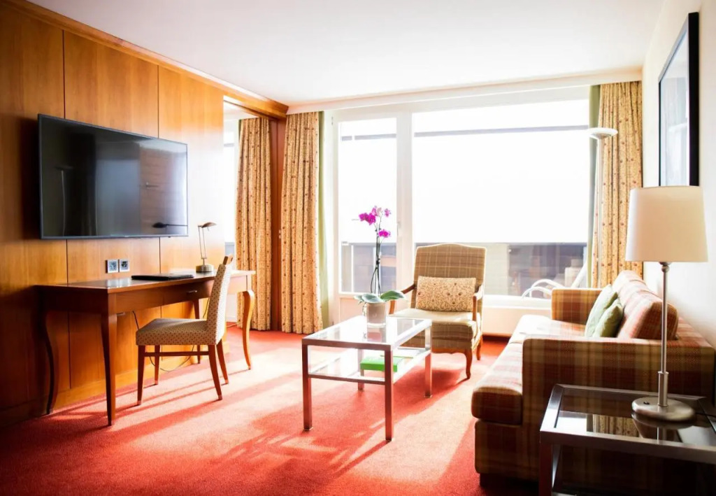The Grand Arosa - Pop-Up Hotel Self Check-in