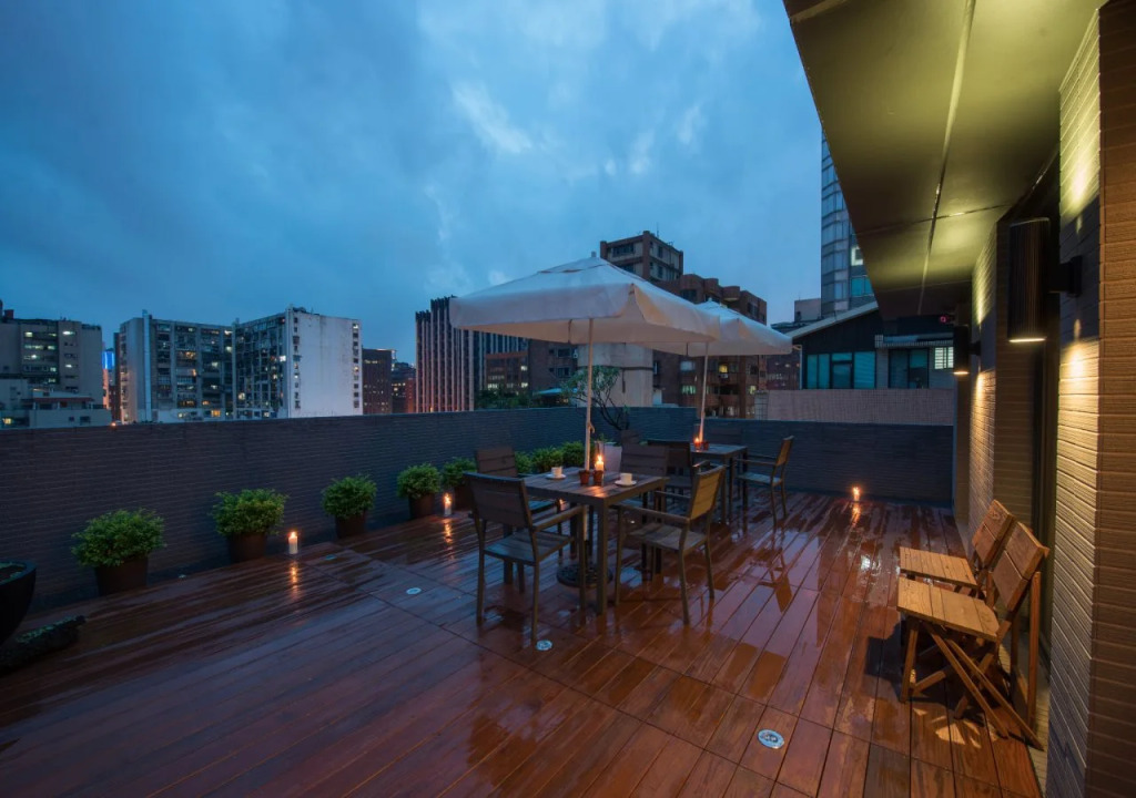Simple + Hotel