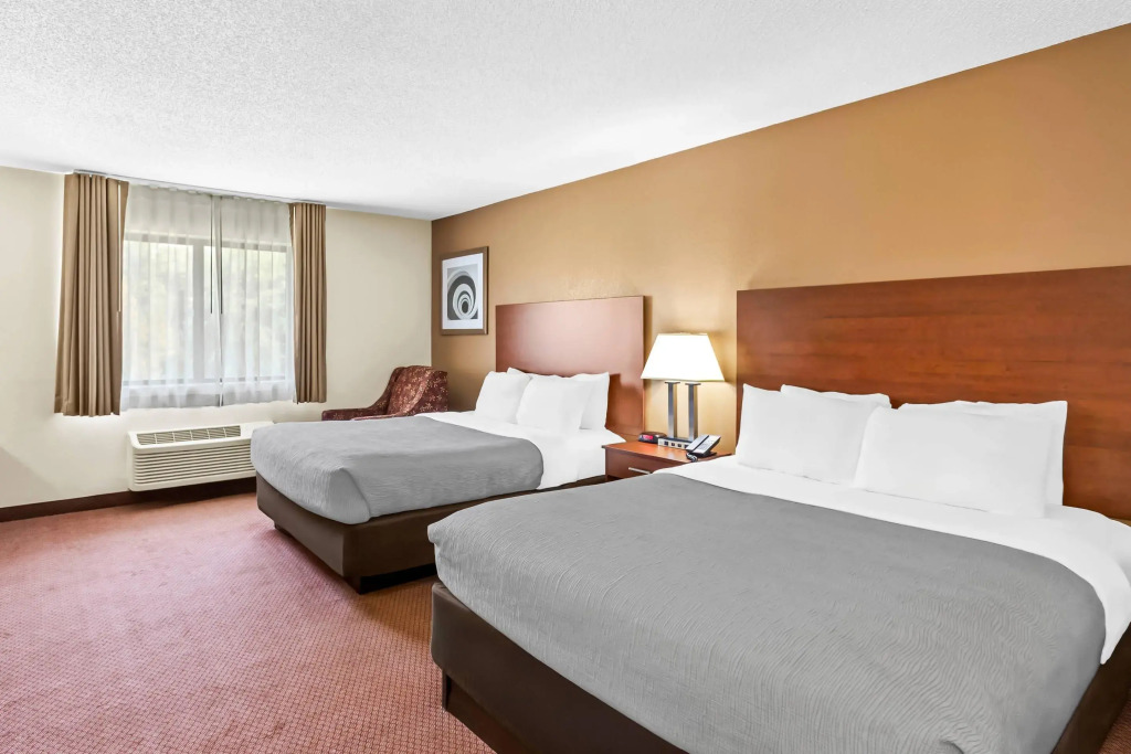 Quality Inn-Sawyer