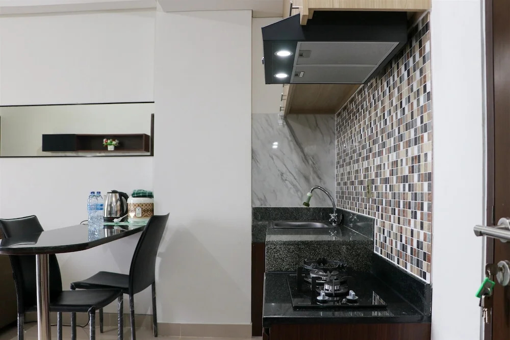 Comfort And Cozy Stay 2Br At 29Th Floor Transpark Cibubur Apartment