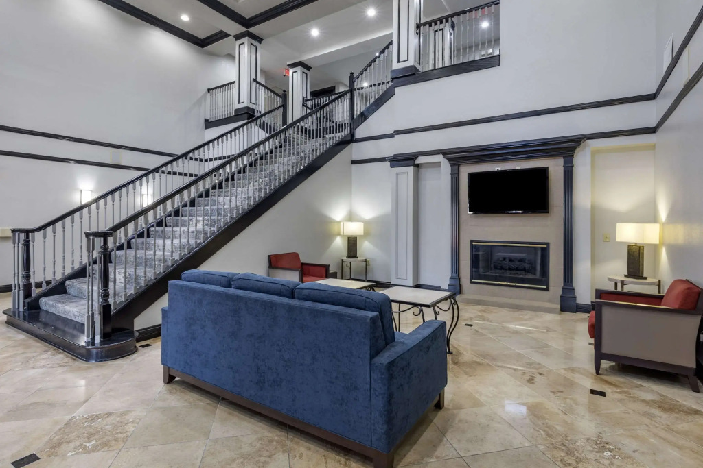 Quality Inn & Suites I-35 E-Walnut Hill
