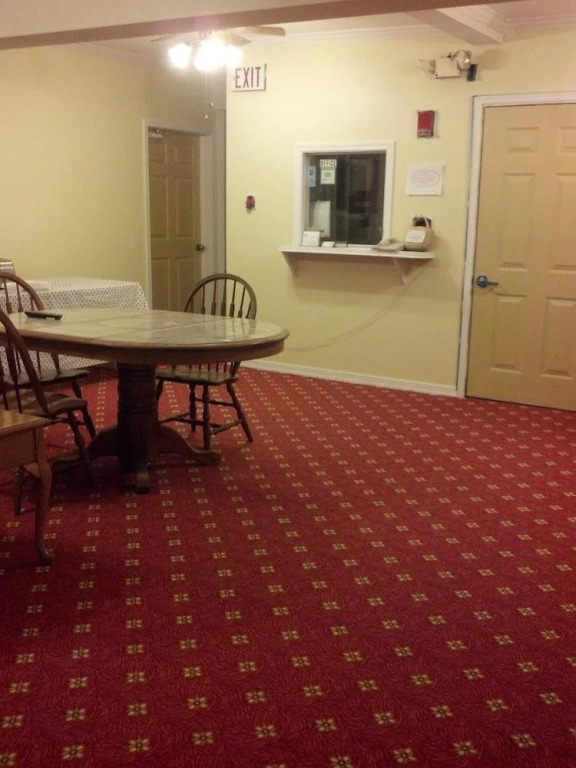 Oswego Inn