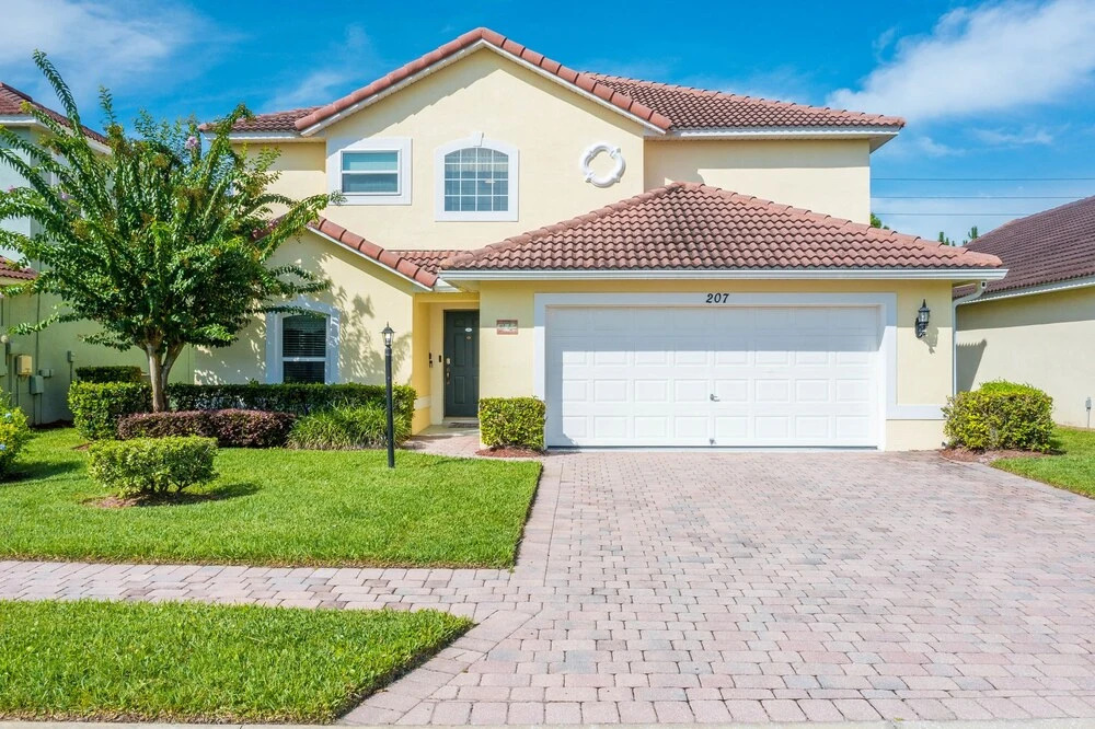 207lw 4 Bedroom Villa by Redawning