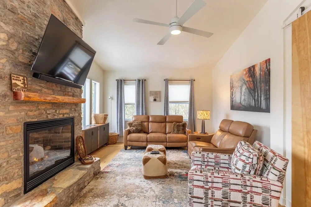 Moondrift Retreat at Linville Land Harbor