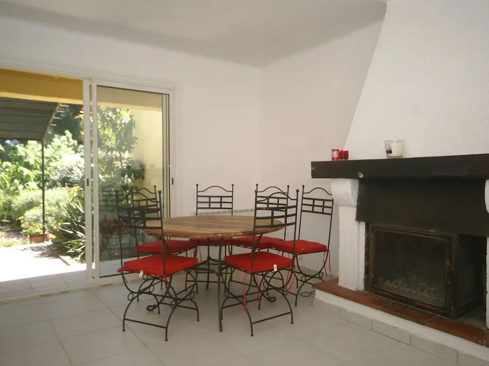 Holiday Villa at the Famous Beach of Saint-tropez!