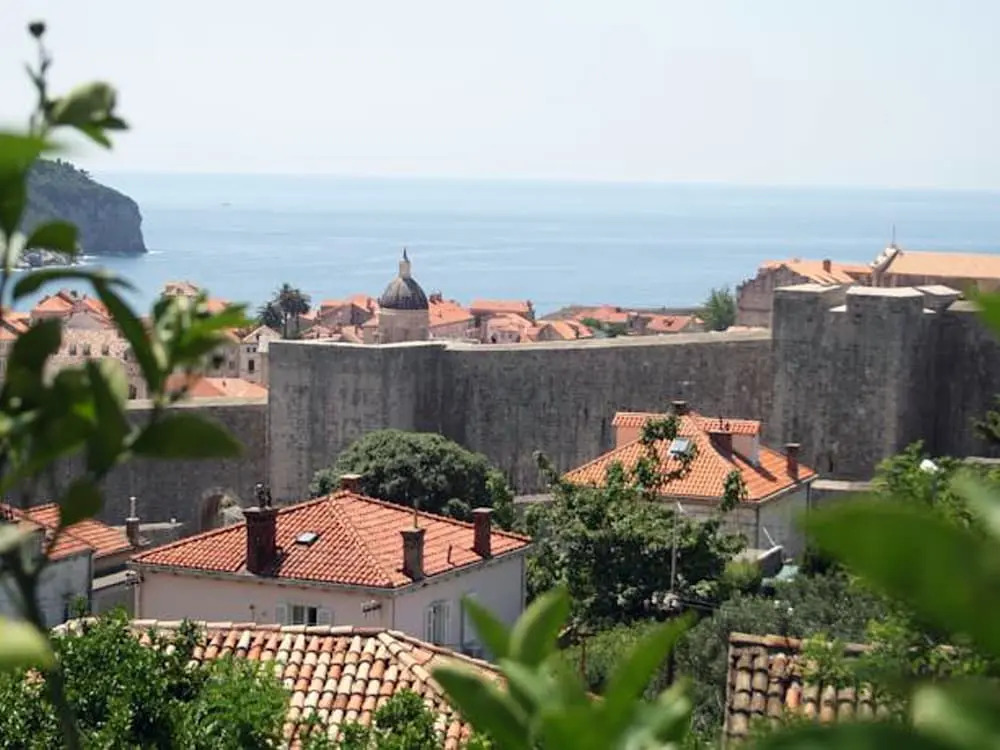 Cosy Apartment Overlooking City Walls and Island Lokrum, Private Terasse, Wi-fi