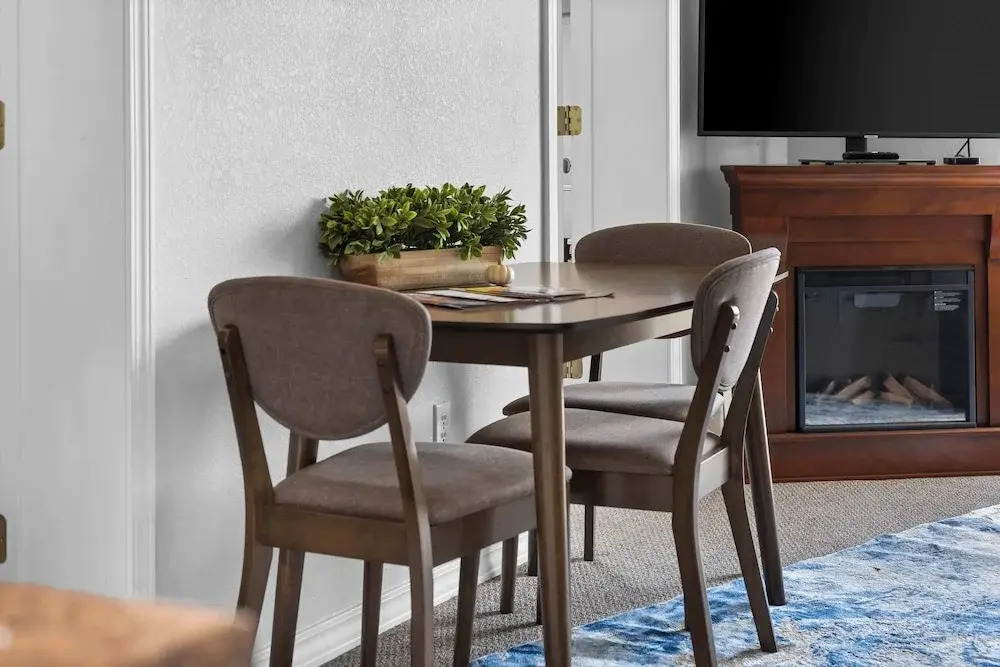 Little Dipper Cozy Condo for 6 w/ Resort-style Amenities