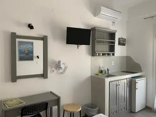 Deep Blue Rooms & Apartments