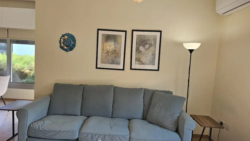 126 Nic- Stay Homiesuite Apartment
